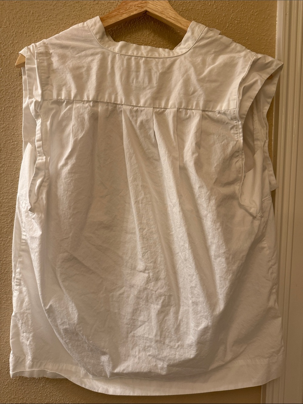 Banana Republic White Sleeveless Button-Front Top with Mandarin Collar - Picture 2 of 2
